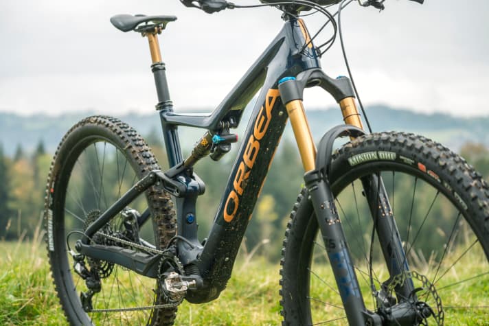   An e-MTB with such a narrow down tube? We'll gladly get used to the look of the new Light class!