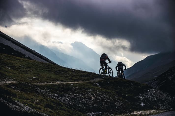   Da braut sich was zusammen auf der Schmugglerroute...