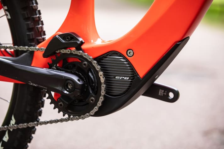   Klein, strak und leicht - Shimanos EP8 Motor ermöglicht eine dezente Integration und liefert dennoch satte 85 Newtonmeter Drehmoment. 