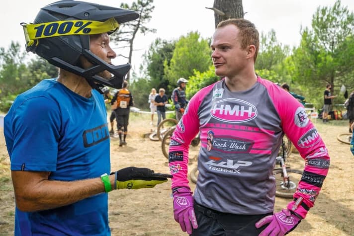    Rennsport EMTB-Autor Chris Schleker wollte wissen, wie sich die neue Rennserie EWS-E anfühlt. Er startete beim Rennen in Ligurien.