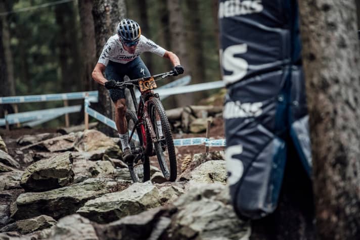   Britain's Tom Pidcock has won the men's U23 race. He is regarded as a cycling super talent and recently won the Giro d'Italia for young riders. Like Mathieu van der Poel, who is not competing in Nove Mesto due to road racing, Pidcok has managed to celebrate successes in cyclocross, road and mountain biking.