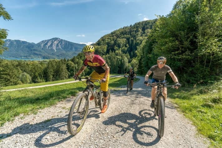   The Patria in its element: In the <a href="https://orbit360.cc/" target="_blank" rel="noopener noreferrer nofollow">Gravelbike-Challenge Orbit 360</a>, Henri (left) and his buddies Thomas and Martin (right) knead 263 kilometres and 3400 metres of altitude into their legs in a 17-hour ride. You can read the report in <a href="https://www.delius-klasing.de/bike-lesen-wie-ich-will" target="_blank" rel="noopener noreferrer">BIKE 11/2020</a> .