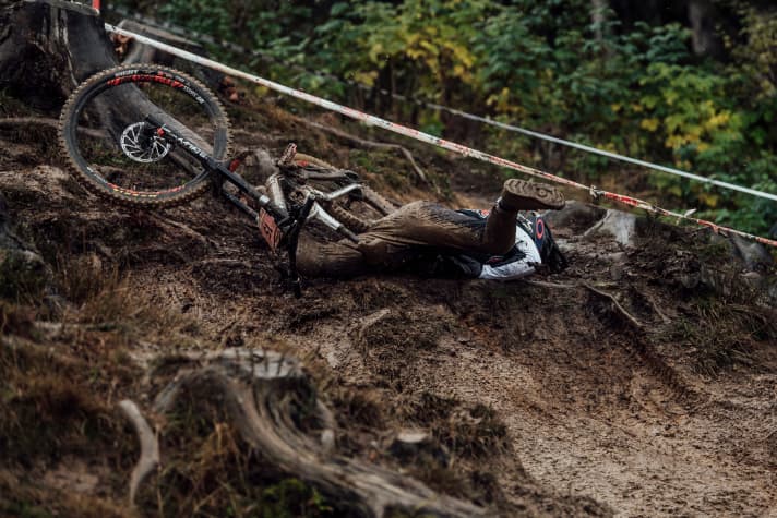   Many were hit like this unfortunate man. Almost all the favourites also crashed sooner or later.