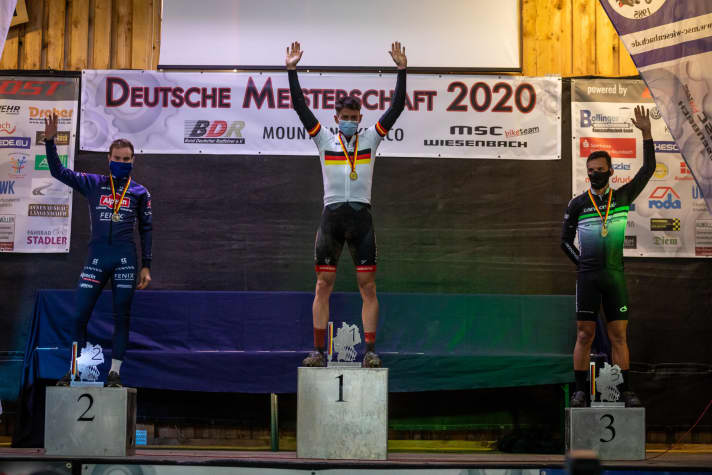   The champion's jersey remains on Max Brandl's shoulders for another year. DM silver goes to Marcel Meisen (left), third place to Manuel