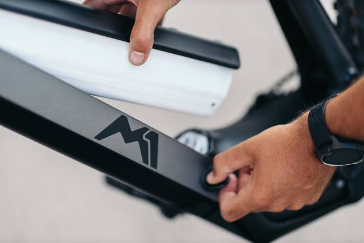   The 750 watt-hour battery comes from BMZ and can be removed from the top of the down tube.