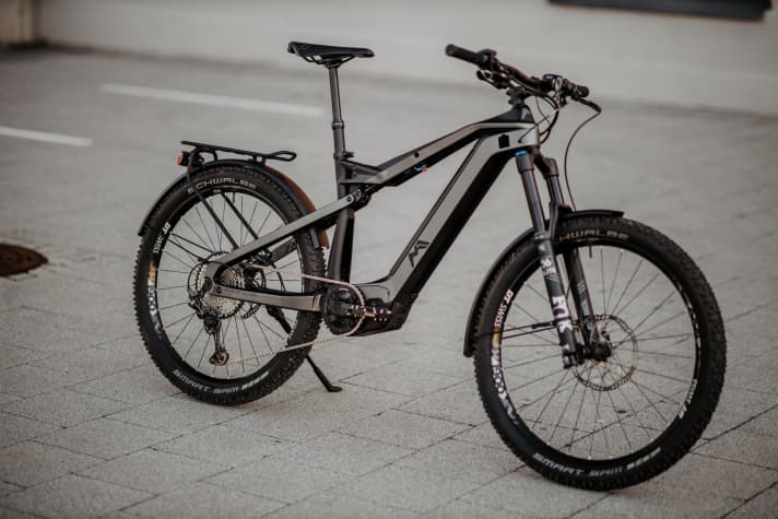   The fast S-Pedelec version (assisted up to 45 km/h, licence plate required) should be particularly interesting in the commuter version Erzberg GT.