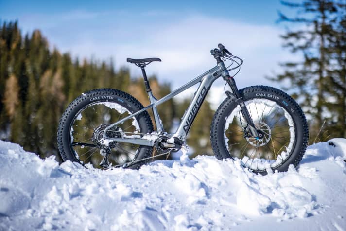   Not a harsh test judgement, but we were able to form an opinion on the subject of e-fat bikes: the Norco Bigfoot VLT for 4999 euros in the ride report.