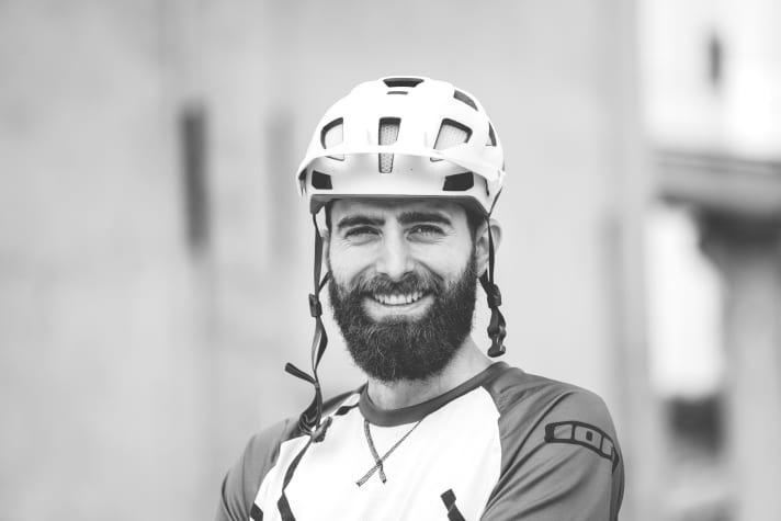 Die neuen Mallet E sitzen wie bequeme Sneaker. Trotzdem kommt man mit ihnen auf dem Trail gut voran. Clever: Ein Paar Crankbrothers-Cleats sind bereits vormontiert. (Stefan Frey, BIKE-Testredakteur)