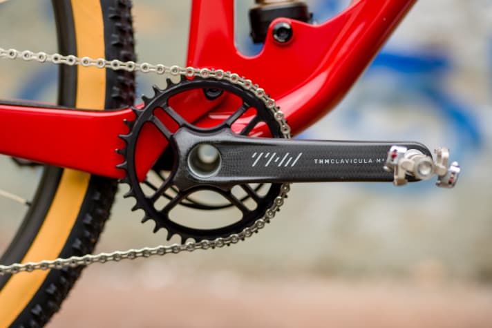 The carbon crank comes from the carbon specialist THM from Alt Duvenstedt in northern Germany.