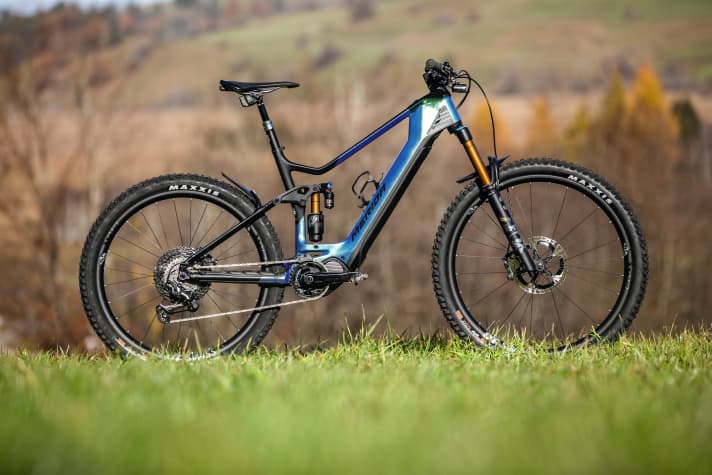   Merida eOne-Sixty 10k  – 9799 Euro I 160 / 150 mm I 23,4 kg I 29 / 27,5"
