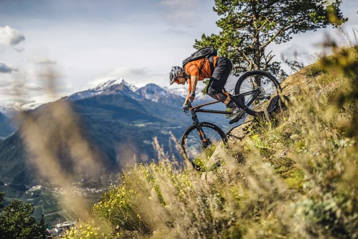   Bikes wie das Mondraker Foxy R schaffen einen fließenden Übergang in die Enduro-Kategorie. Hier bleiben bergab bestimmt keine Wünsche offen.