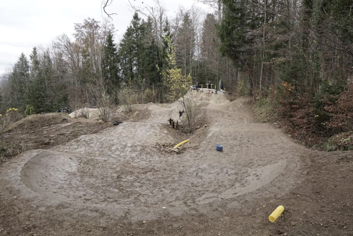   The bike park has not yet been fully renovated. It will reopen in spring 2021 and gravity bikers will be able to let off steam on the new trails.