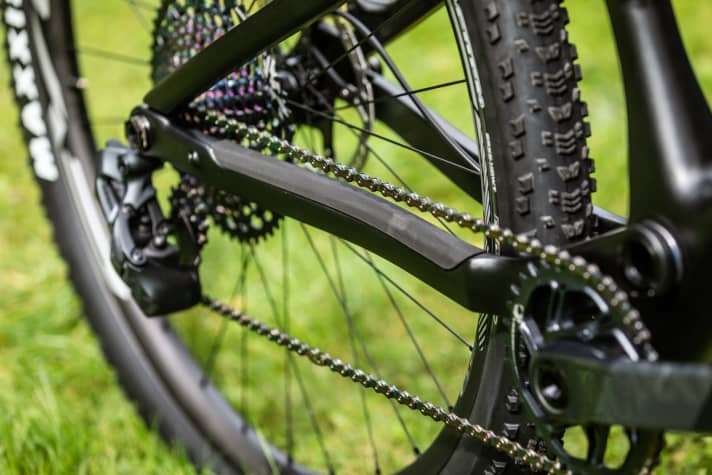   The chainstay protector ensures peace of mind on the descent.