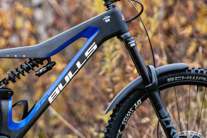   Der Mudguard soll weniger das Bike vor Schlamm schützen als die Brille des Fahrers. Wenn der nämlich nichts mehr sieht, ist es aus mit dem Rennen.