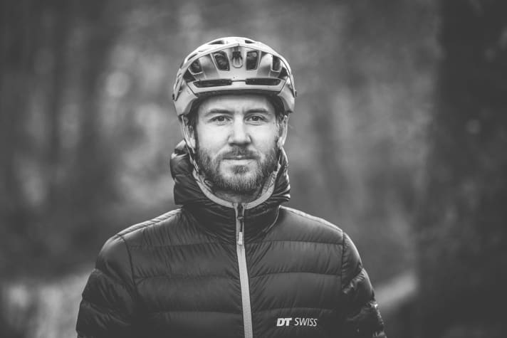   Even in the cheaper version with steel axle (149 euros), the Tatze MC-FLY pedals are very light at 358 grams. Pins and the large contact surface ensure a good grip. (Peter Nilges, BIKE test manager)