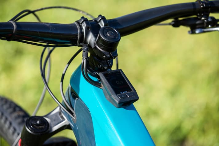   Trek puts the Kiox display on the top tube. Well protected, but also a little out of sight.