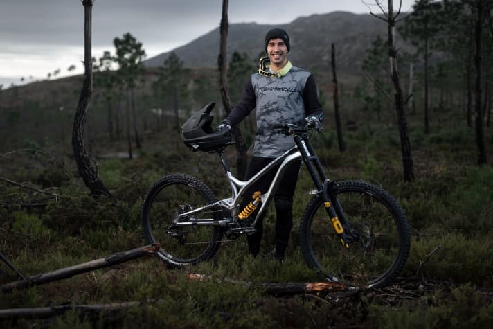  From YT to Commencal. Angel Suarez joins the Commencal 21 team.