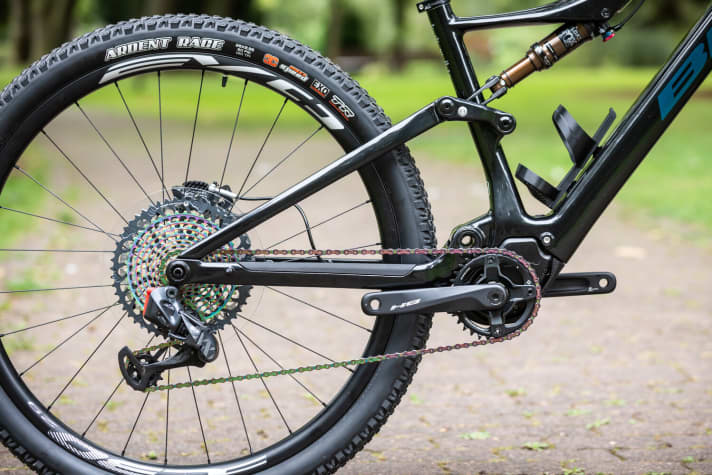   On the top model of the BH iLynx, the electronic Sram Eagle AXS takes over the gear changes.