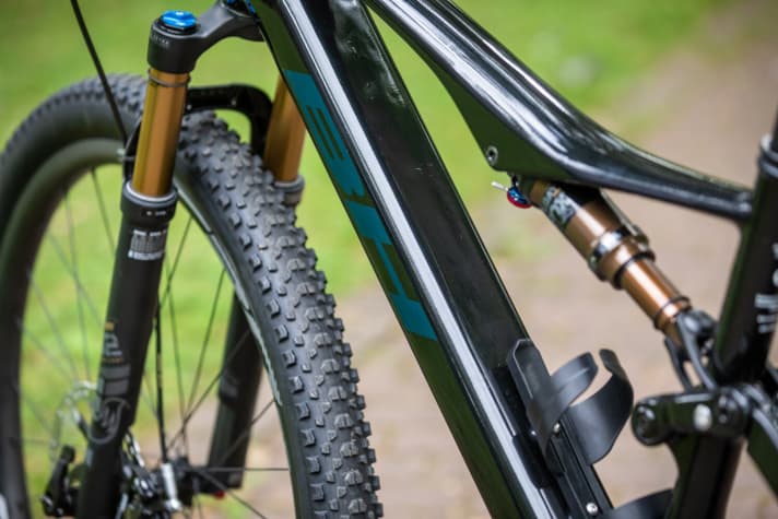   The down tube houses a permanently integrated battery with 540 watt hours.