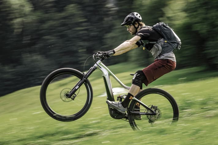   Which geometry is the right one depends largely on the area of use. In <a href="https://www.delius-klasing.de/emtb-01-2021-emb-2021-01" target="_blank" rel="noopener noreferrer">EMTB 1/21</a>, we measured and analysed a touring bike and an enduro bike.