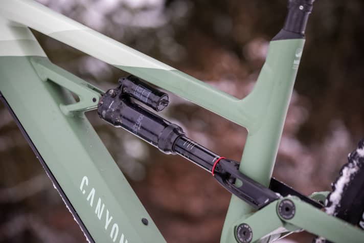   175 millimetres of travel - that's the maximum amount the rear suspension of the Torque:On allows. Hard landings and rough rock gardens literally fizzle out in the suspension travel.