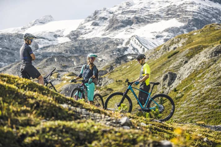 Neue Vielfalt: Die Bandbreite von Einsteiger-Hardtails reicht inzwischen vom leichten Racer bis zum spaßigen Trailbike. <a href="https://www.bike-magazin.de/mountainbikes/hardtail/test-einsteiger-mountainbikes-2021" target="_blank" rel="noopener noreferrer nofollow">Sieben Einsteiger-Mountainbikes ab 1300 Euro im Test</a> . Seite 46