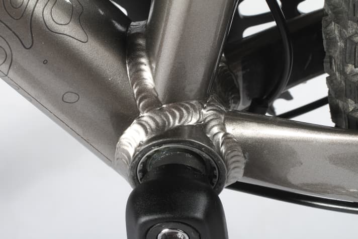   The crank rotates in a threaded BSA bottom bracket.