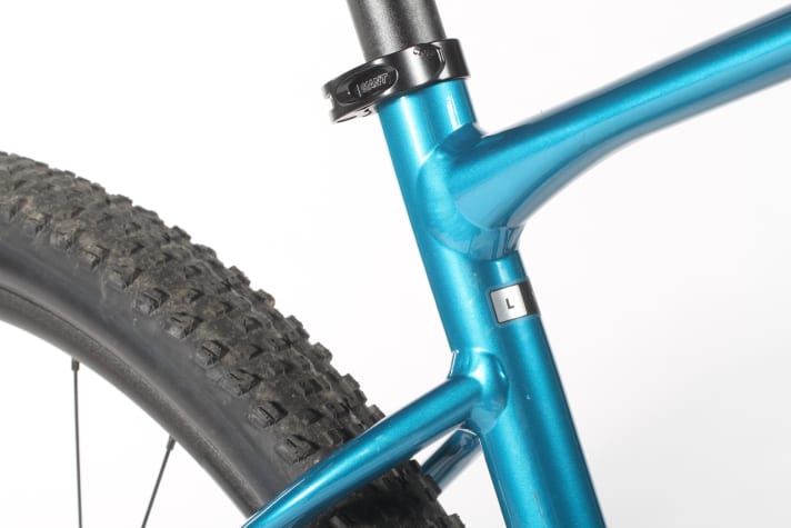   Auch die Rahmensteifigkeit und der Sitzkomfort fallen für ein Hardtail in dieser Preisklasse sehr gut aus.