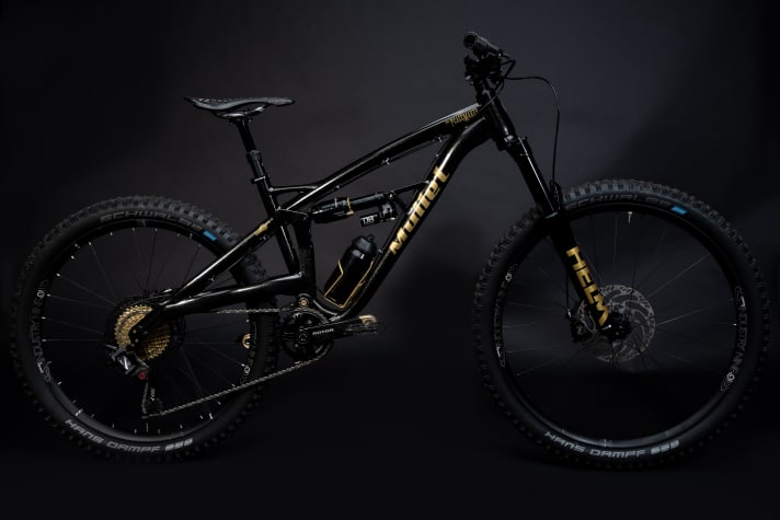   150 millimetres of suspension travel at the rear and up to 170 millimetres at the front: the Mullet Peacemaker frame is designed to cope with even the toughest enduro missions.