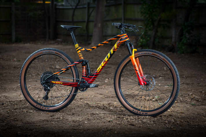 Ein Leckerbissen: Das einzigartige Scott Spark RC in Sonderlackierung kommt mit Sram AXS.