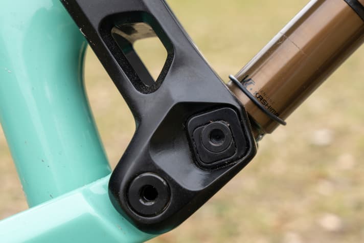   Die Ride-9-Verstellung lässt neun unterschiedliche Einstellungen zu, die Einfluss auf Geometrie und Federweg haben.