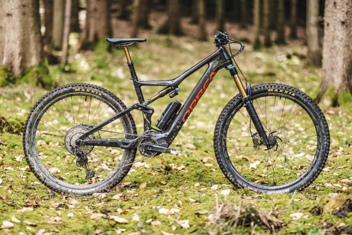 An alternative to classic e-bikes with Bosch or Yamaha motors are so-called minimal-assist bikes such as the Orbea Rise.