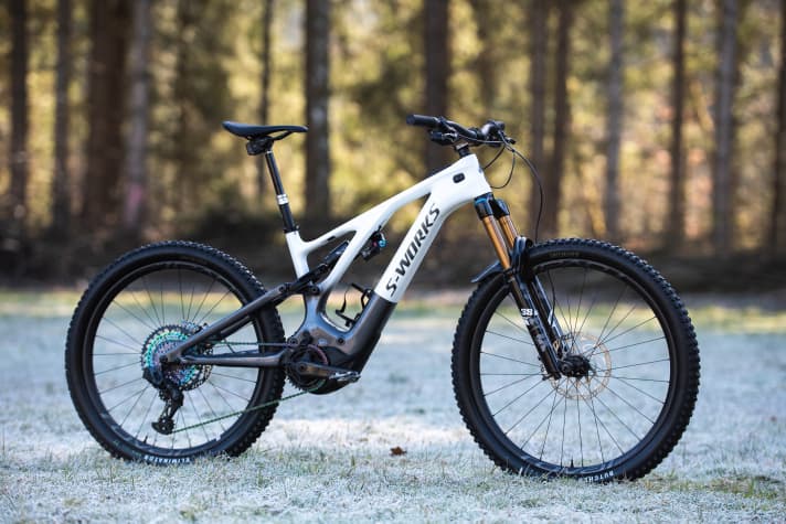   Straight lines, mixed wheels: The Specialized Turbo Levo in its third generation. As usual, the S-Works model is the highlight of the range.