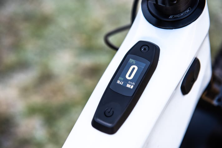   Compact, well protected, unobtrusive and smart: the new TCU2, the display in the top tube, measures 12 x 25 millimetres. The surface can be customised in the style of a smartwatch.