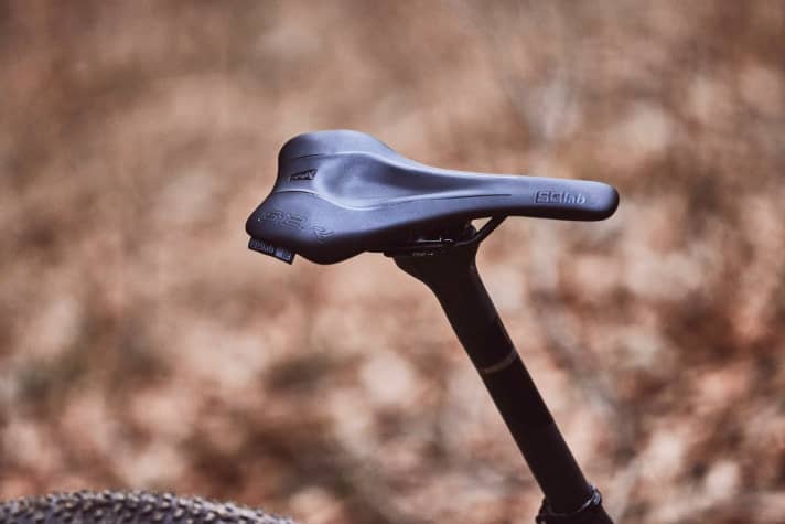   With the SQlab saddle, you have the choice between the 612R or the special "Ride to Live" edition.