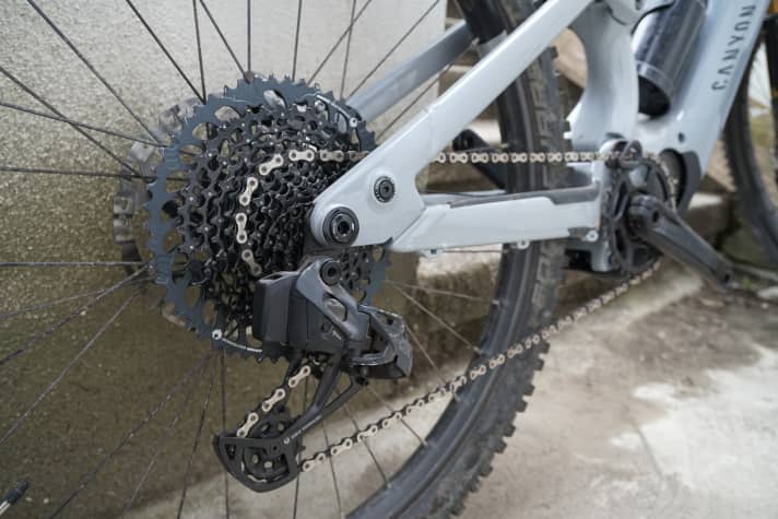 Mit der GX Eagle AXS dürften zukünftig auch Mittelklasse-E-MTBs elektronisch schalten.