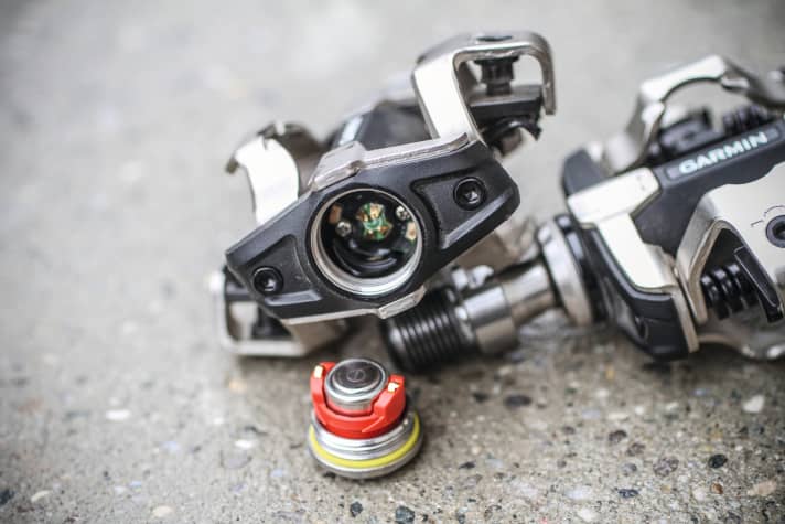   Ein einfacher Batteriewechsel zeichnet die XC 200 Powermeter-Pedale von Garmin aus.