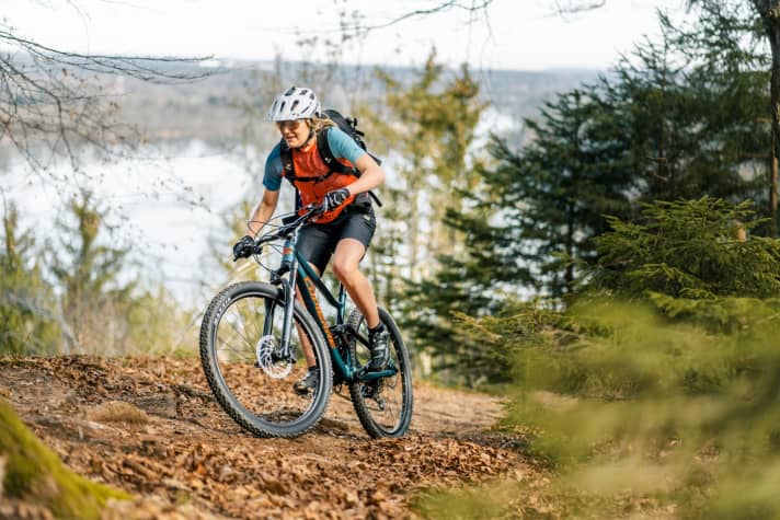 As the name suggests, trail bikes offer a lot of fun potential on technical trails and long tours.