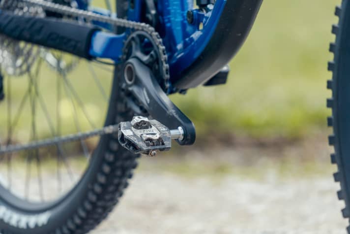 If you are a sporty MTB rider, you should use clipless pedals to get the full power onto the pedals.