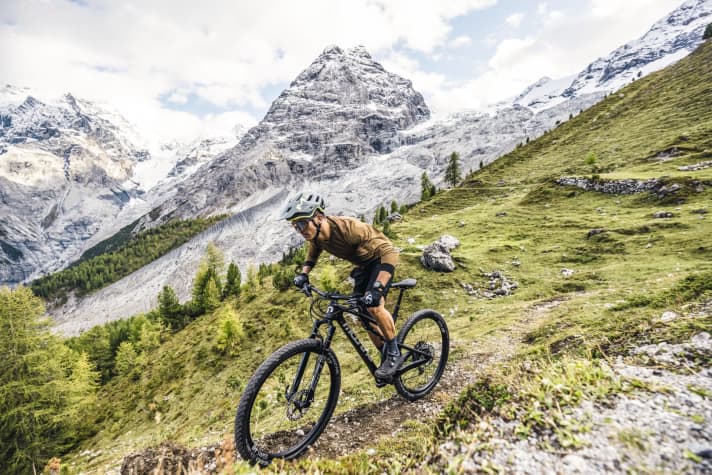   If you want to tackle alpine terrain with the sporty candidates from Rose, BH and Müsing (pictured), you need a lot of sensitivity and advanced riding technique on the downhill.