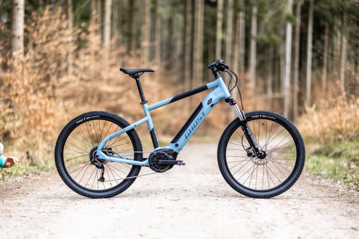 Good E-MTB hardtails with a decent frame and a good motor are available from around 2500 euros.