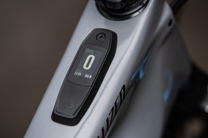   The new TCU2 display, which <a href="https://www.bike-magazin.de/emtb/e_mtb_news_neuheiten/specialized-turbo-levo-2021" target="_blank" rel="noopener noreferrer">is familiar from the new Levo</a>, is also emblazoned on the top tube of the Kenevo SL. Customisable, slim and packed with functions. A smart screen.