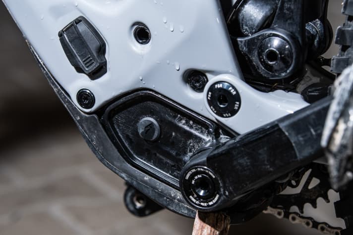   Schlank, leicht – und verhältnismäßig schwach. Der Specialized SL 1.1 Motor ist sehr kompakt und liefert 35 Newtonmeter und 240 Watt Leistung.