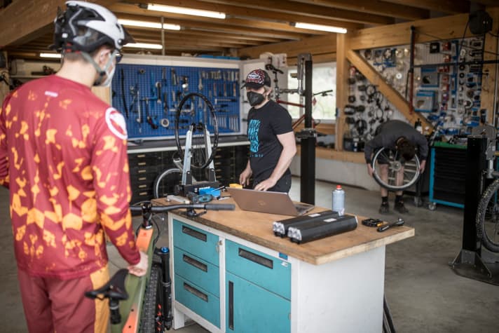 Wer persönliche Beratung und eine Service-Anlaufstelle will, kommt am Fachhandel nicht vorbei.