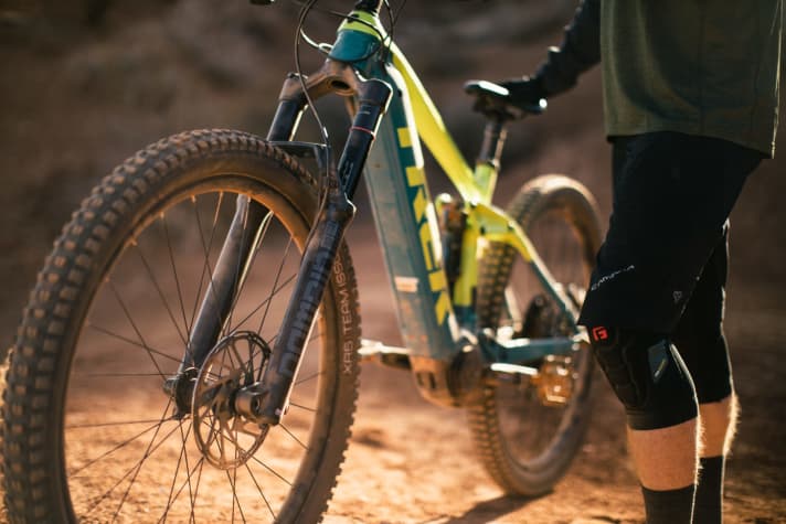   The Domain fork is said to be 200 grams heavier than the ZEB, but costs only about half as much.