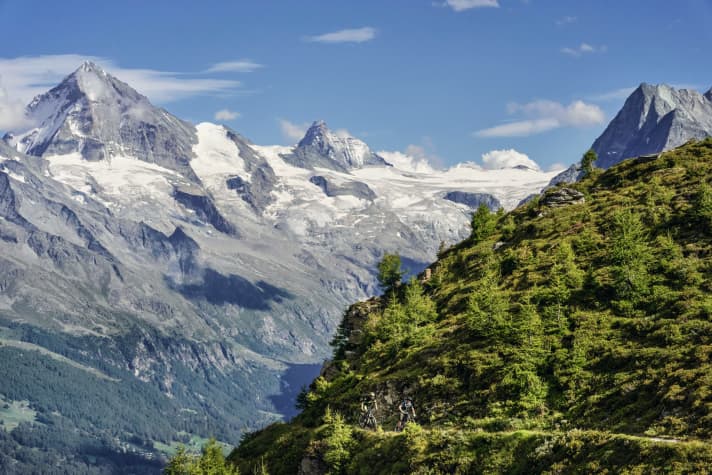   Under the spell of the four-thousand-metre peaks Killer climbs, bombastic views - on the trail of the Grand Raid Marathon on an e-MTB