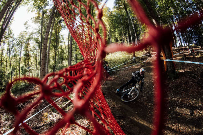   Brook Macdonald will im <a href="https://www.bike-magazin.de/mtb_news/events_rennen/uci-mtb-worldcup-termine-2021" target="_blank" rel="noopener noreferrer nofollow">Downhill-Worldcup 2021</a>  wieder angreifen. Die erste Station wird die WM-Strecke aus dem Vorjahr in Leogang Mitte Juni sein.