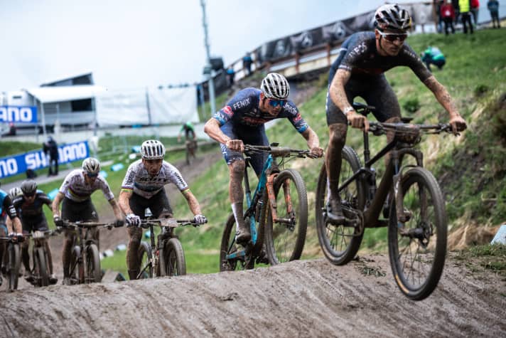   Used to muddy conditions: cyclocross aces Tom Pidcock and Mathieu van der Poel.