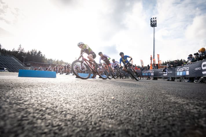   The first few metres were on asphalt, then the ladies got dirty.