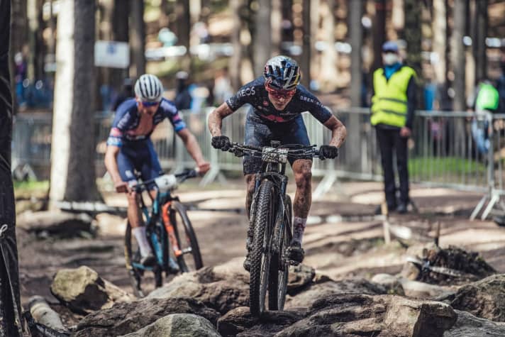   Machen die beiden Allround-Talente Tom Pidcock (vorne) und Mathieu van der Poel das Olympia-Rennen in Tokio unter sich aus?